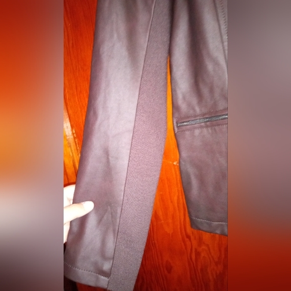 Brown Leather Jacket Size M - Picture 8 of 11